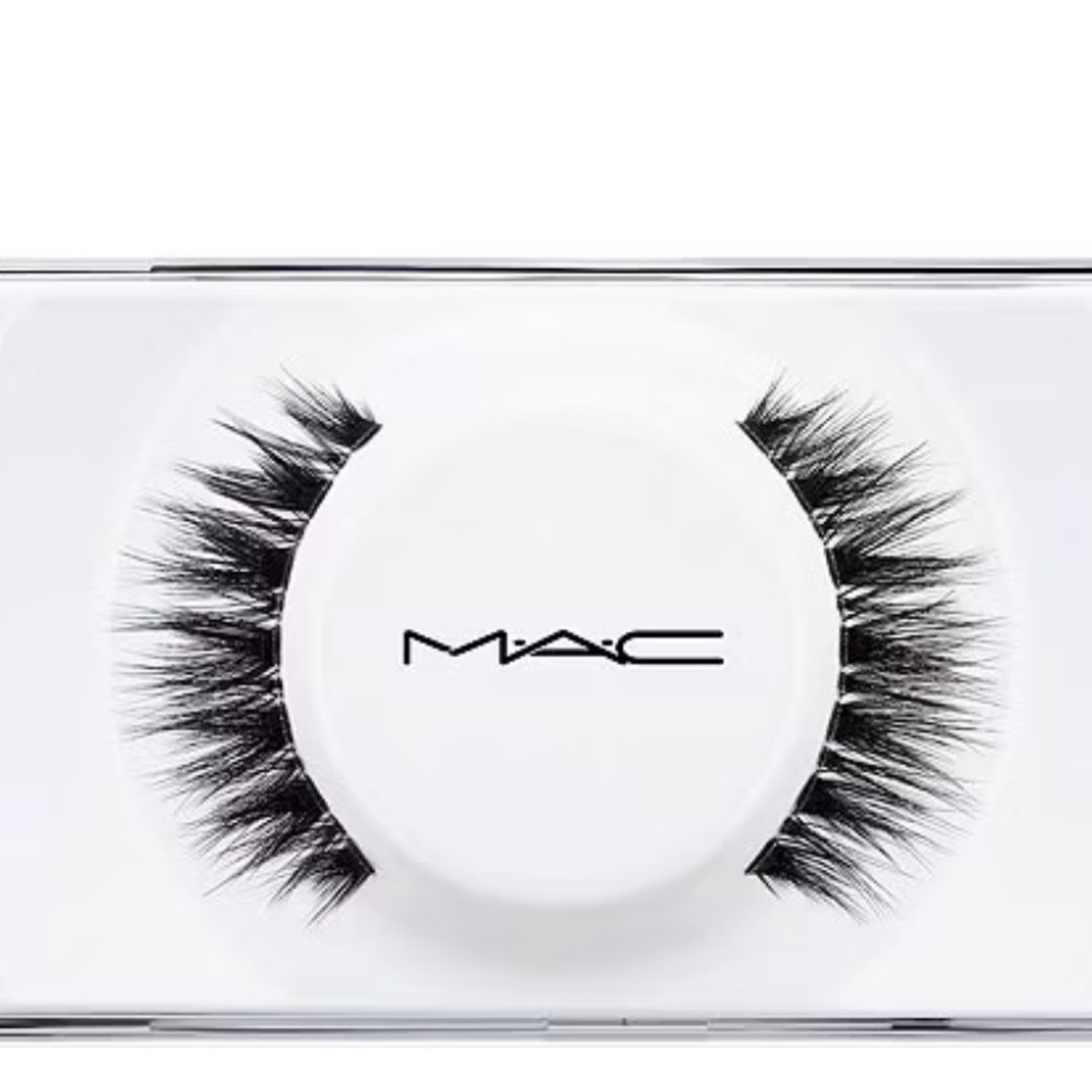 MAC Siren Lashes New in Case NWT